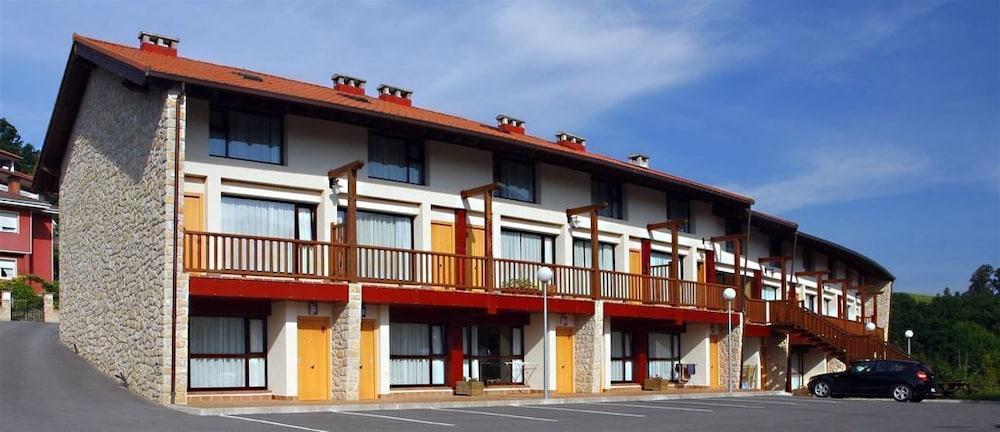 Apartamentos Aldea Del Puente Cangas de Onis Exterior photo
